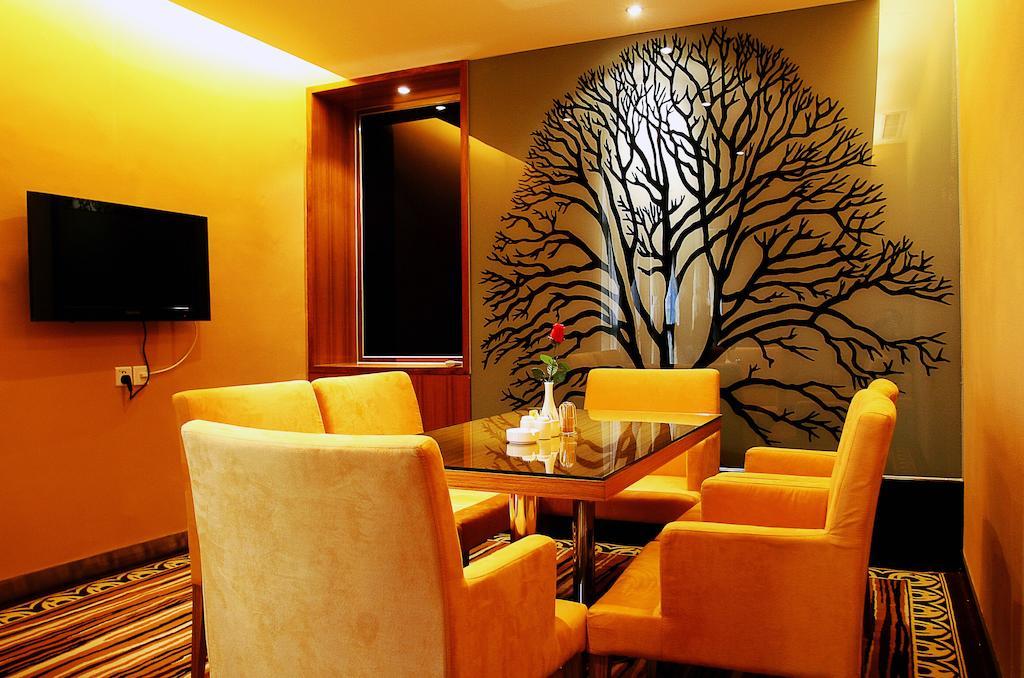 Shenzhen Luohu Railway Station Hotel - West Building Экстерьер фото
