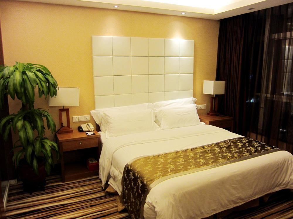 Shenzhen Luohu Railway Station Hotel - West Building Экстерьер фото