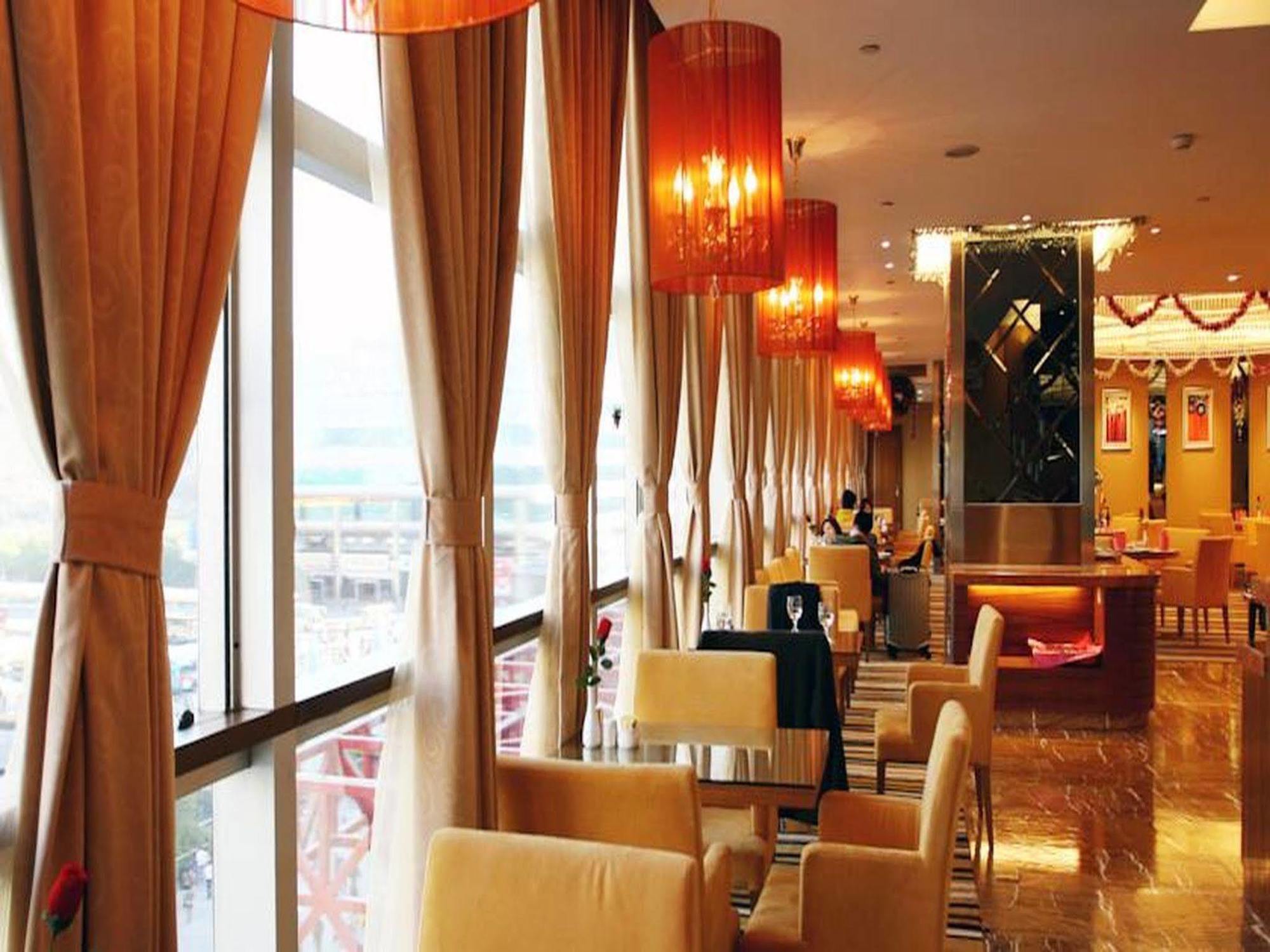 Shenzhen Luohu Railway Station Hotel - West Building Экстерьер фото
